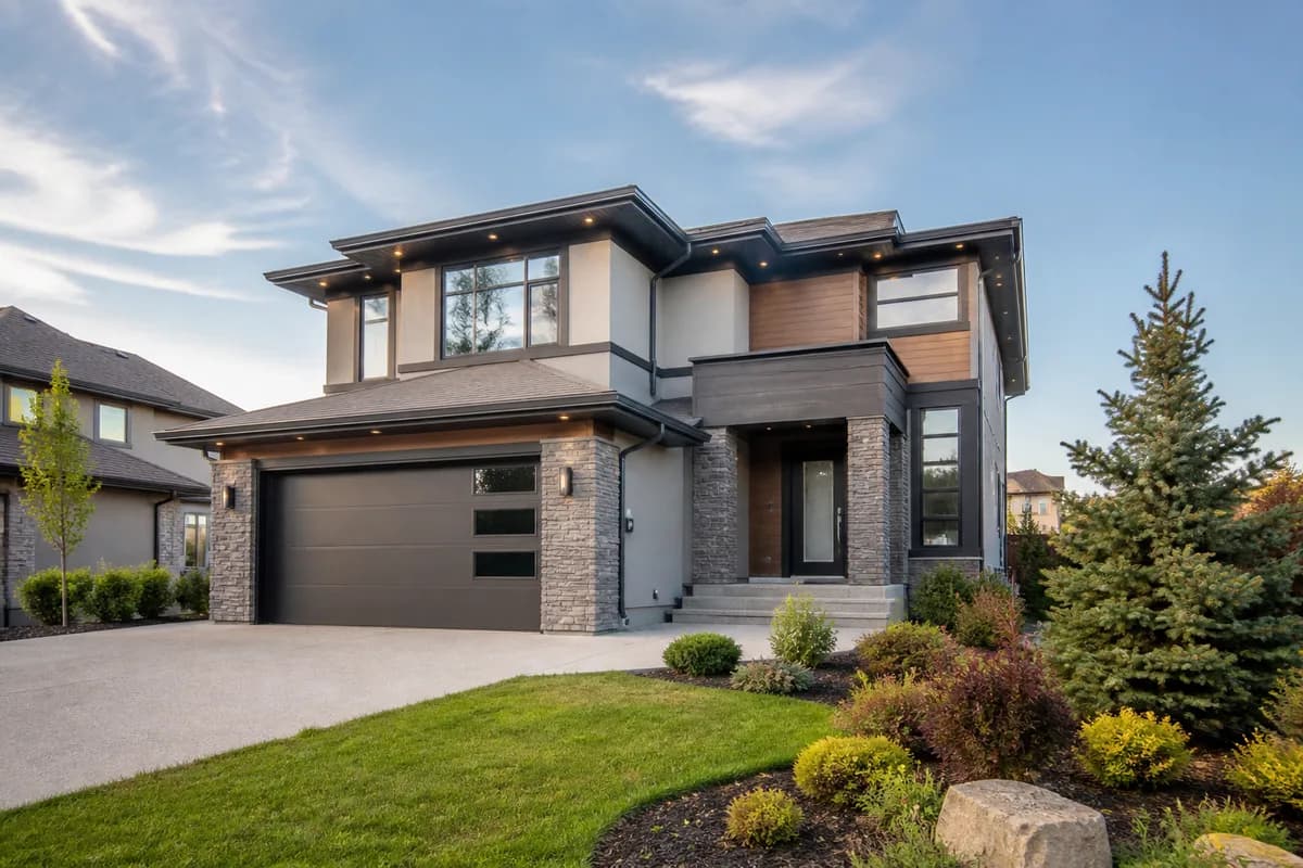 Contemporary residential listing